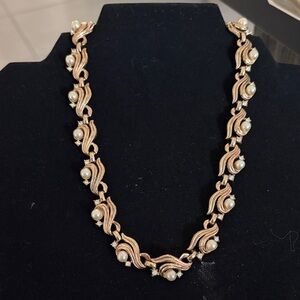 Elegant Gold & Pearl Necklace Trifari Vintage